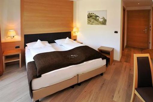 фото отеля Hotel Chalet Dlaces