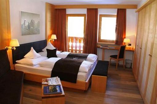 фото отеля Hotel Chalet Dlaces