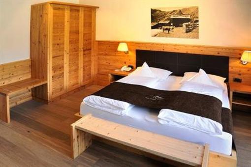 фото отеля Hotel Chalet Dlaces