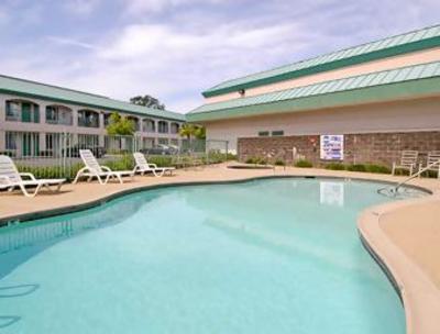 фото отеля Ramada Limited Discovery Park