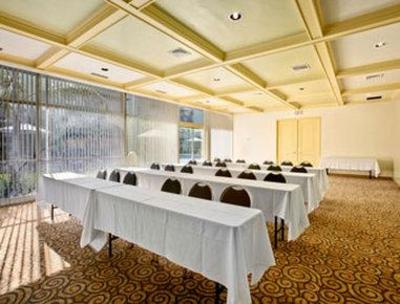 фото отеля Ramada Limited Discovery Park