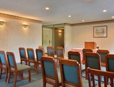 фото отеля Ramada Limited Discovery Park