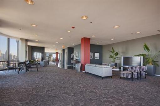 фото отеля Eugenie Terrace Apartment Chicago