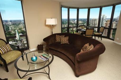 фото отеля Eugenie Terrace Apartment Chicago