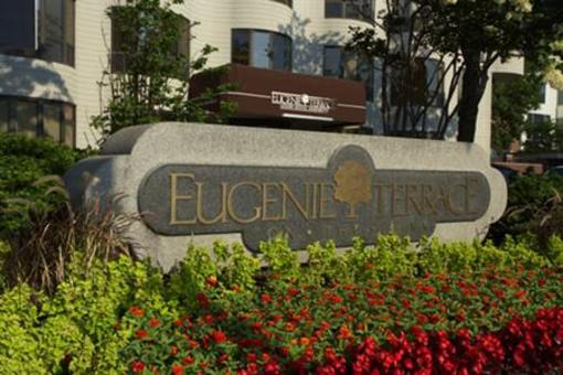 фото отеля Eugenie Terrace Apartment Chicago