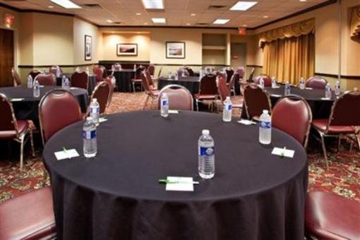 фото отеля Holiday Inn Cincinnati Riverfront