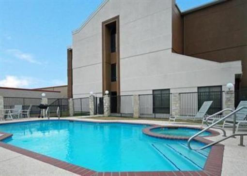 фото отеля Comfort Suites NW Lakeline