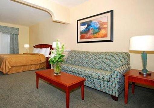 фото отеля Comfort Suites NW Lakeline