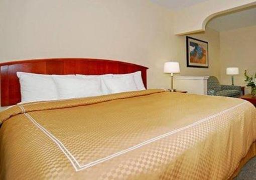 фото отеля Comfort Suites NW Lakeline