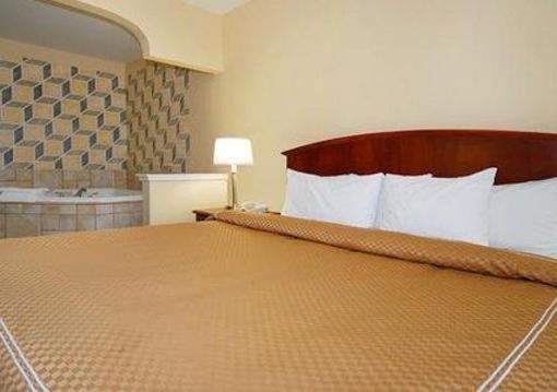 фото отеля Comfort Suites NW Lakeline