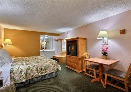 фото отеля Econo Lodge Pooler