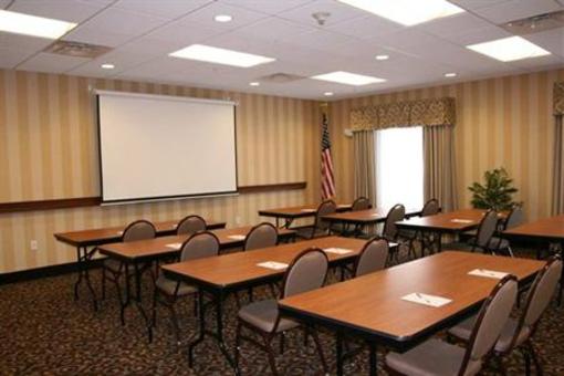 фото отеля Hampton Inn Watertown