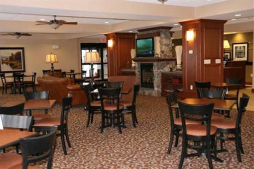 фото отеля Hampton Inn Watertown