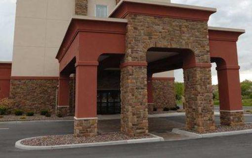 фото отеля Hampton Inn Watertown