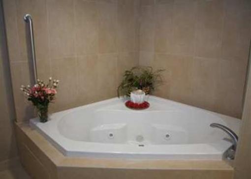 фото отеля Hampton Inn Watertown