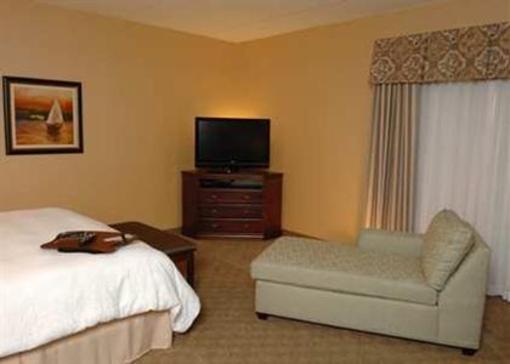 фото отеля Hampton Inn Watertown