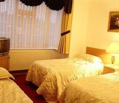 фото отеля Acorn Lodge Gatwick