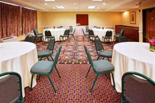 фото отеля Holiday Inn Express Hotel & Suites The Woodlands