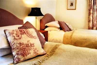 фото отеля Glade End Guest House Marlow