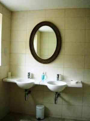 фото отеля Glade End Guest House Marlow