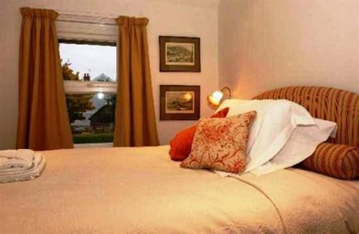фото отеля Glade End Guest House Marlow