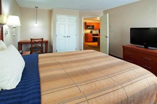 фото отеля Candlewood Suites Aurora - Naperville