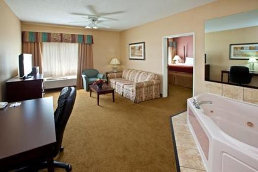 фото отеля Holiday Inn Express Hotel & Suites Sharonville