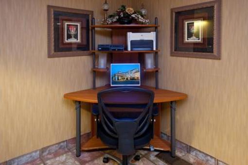 фото отеля Holiday Inn Express Hotel & Suites Sharonville
