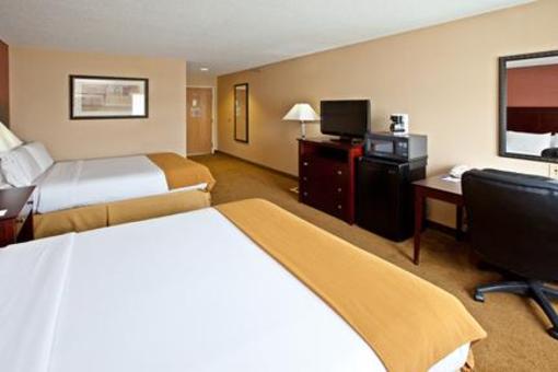 фото отеля Holiday Inn Express Hotel & Suites Sharonville