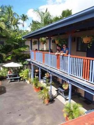 фото отеля Castaway's Backpackers