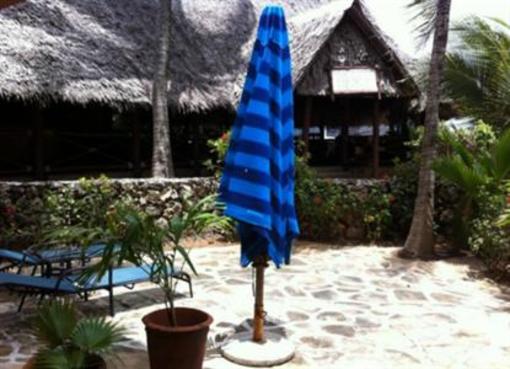 фото отеля Bahari Beach Hotel