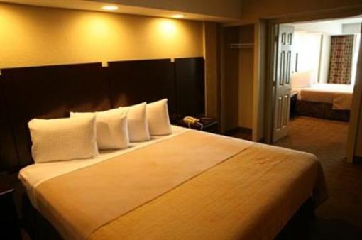 фото отеля Boardwalk Inn and Suites