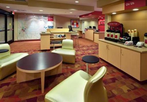фото отеля TownePlace Suites Nashville Airport
