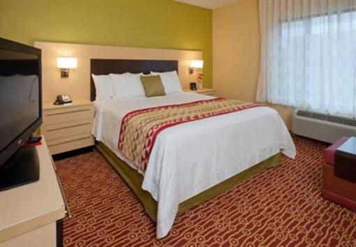 фото отеля TownePlace Suites Nashville Airport