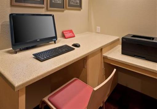 фото отеля TownePlace Suites Nashville Airport