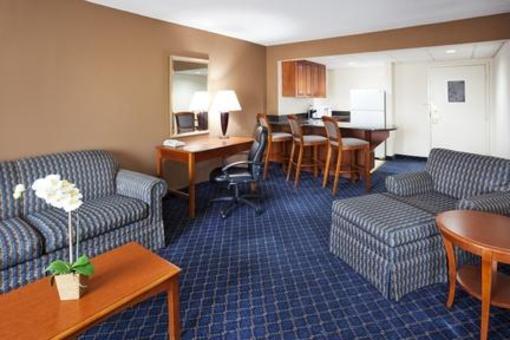 фото отеля Holiday Inn Airport Charlotte Hotel