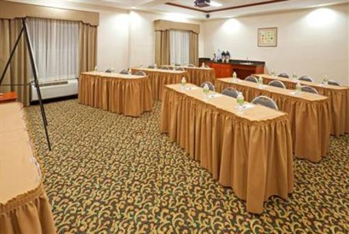 фото отеля Holiday Inn Express Hotel & Suites Dallas Grand Prairie