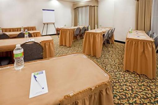 фото отеля Holiday Inn Express Hotel & Suites Dallas Grand Prairie