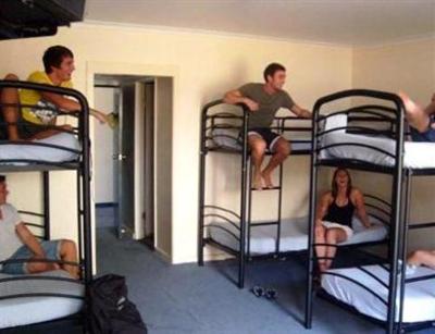фото отеля Beaches Backpackers Accommodation Airlie Beach