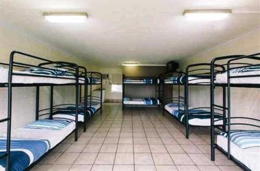 фото отеля Beaches Backpackers Accommodation Airlie Beach