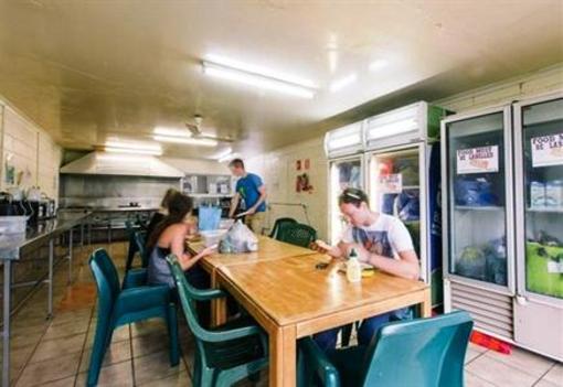 фото отеля Beaches Backpackers Accommodation Airlie Beach