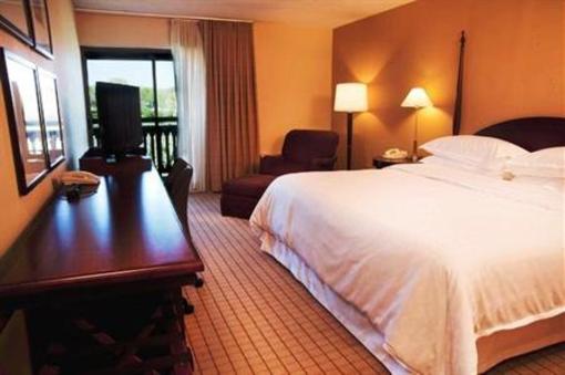 фото отеля Sheraton Westport Chalet Hotel St. Louis