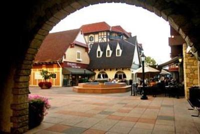 фото отеля Sheraton Westport Chalet Hotel St. Louis