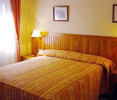 фото отеля Hostal Laris