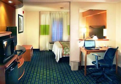 фото отеля Fairfield Inn & Suites Cincinnati Eastgate