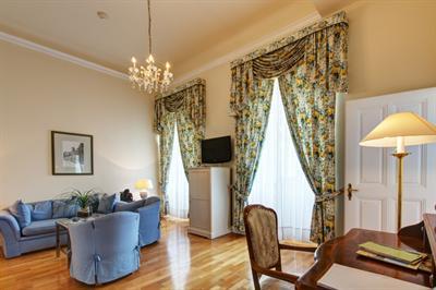 фото отеля Schlosshotel Bad Neustadt