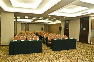фото отеля Holiday Inn City Centre Harbin