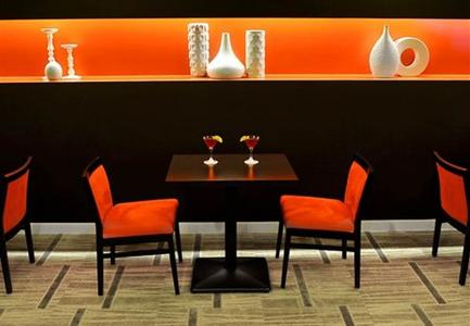 фото отеля Courtyard by Marriott Phoenix Airport
