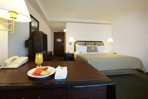фото отеля Fiesta Inn Monterrey Centro