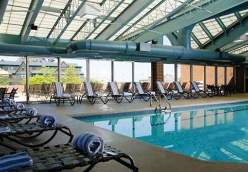 фото отеля Newport Marriott